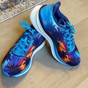 BRAND NEW! 361-CENTAURI Engage Limited Edition Surf City Running - Size 6 (37)